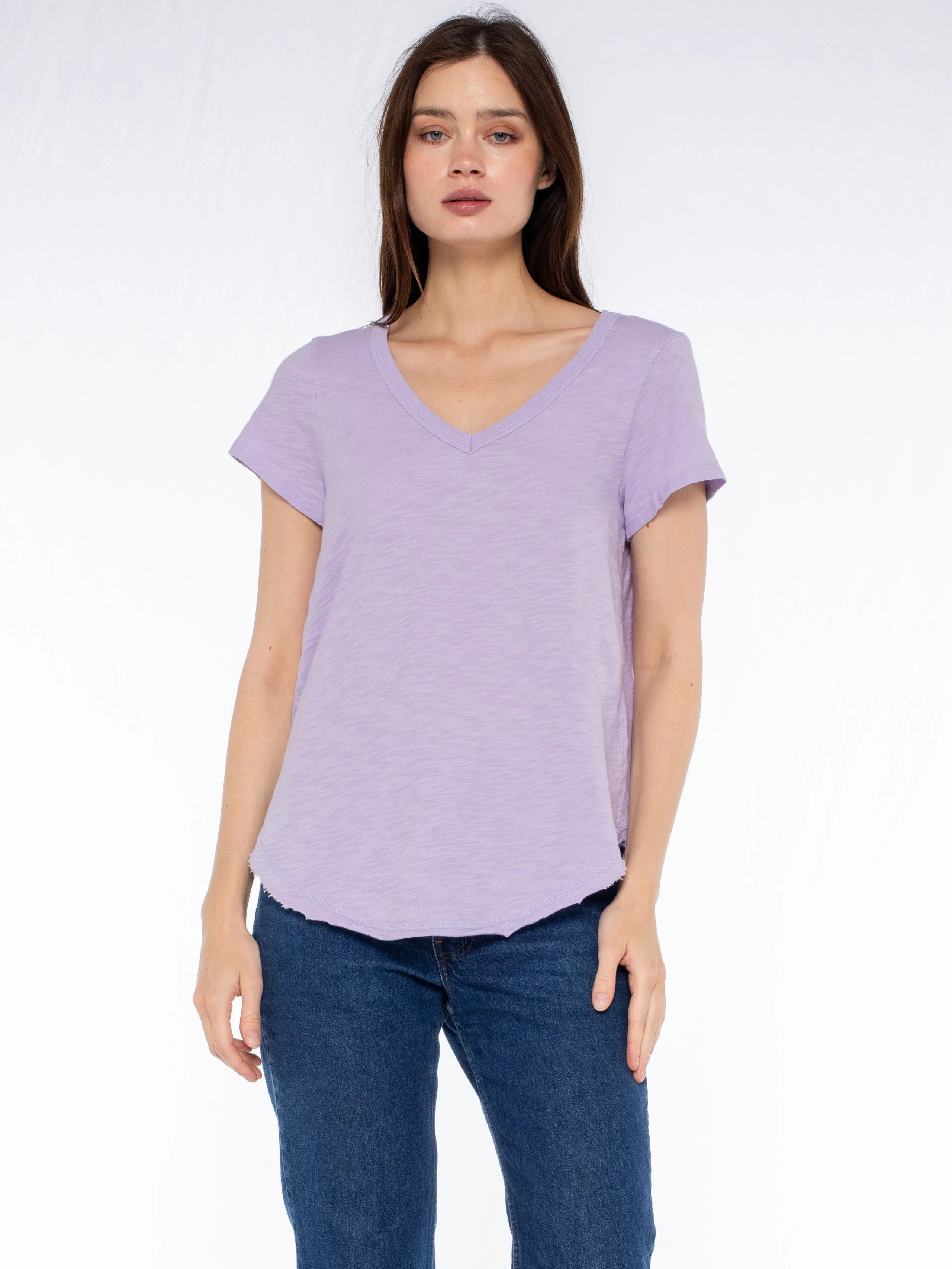 Short Sleeve Shrunken V-Neck Shirttail Top w/Raw Hem