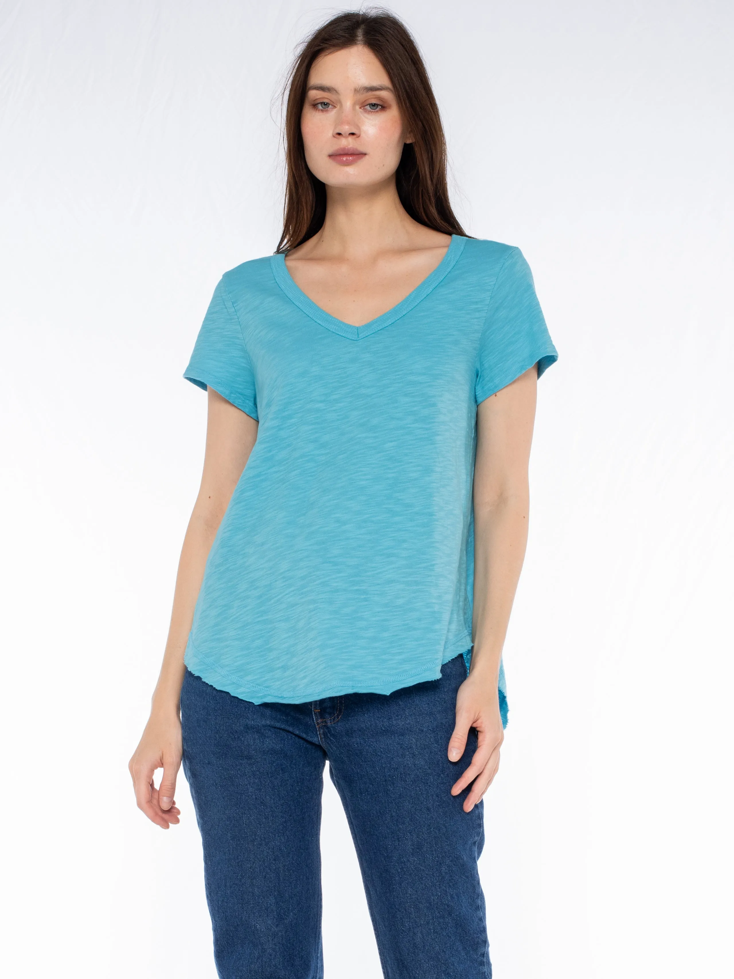 Short Sleeve Shrunken V-Neck Shirttail Top w/Raw Hem