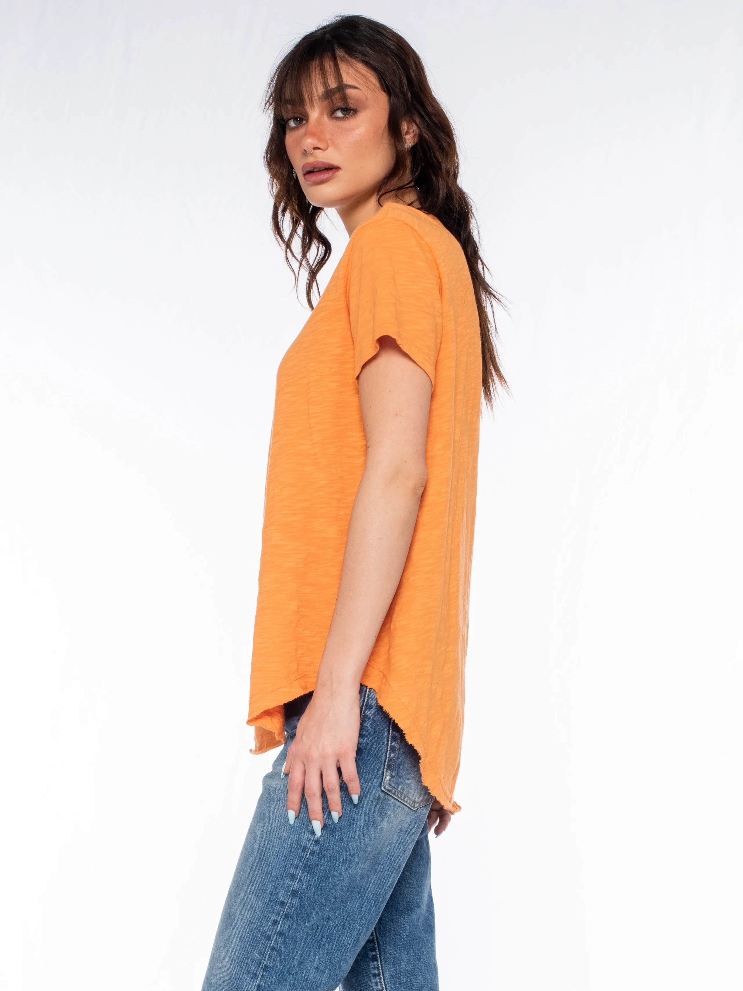 Short Sleeve Shrunken V-Neck Shirttail Top w/Raw Hem