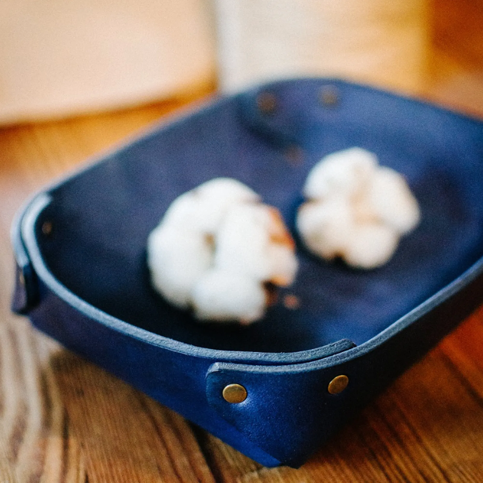 SMALL LEATHER VALET TRAY / BLUE