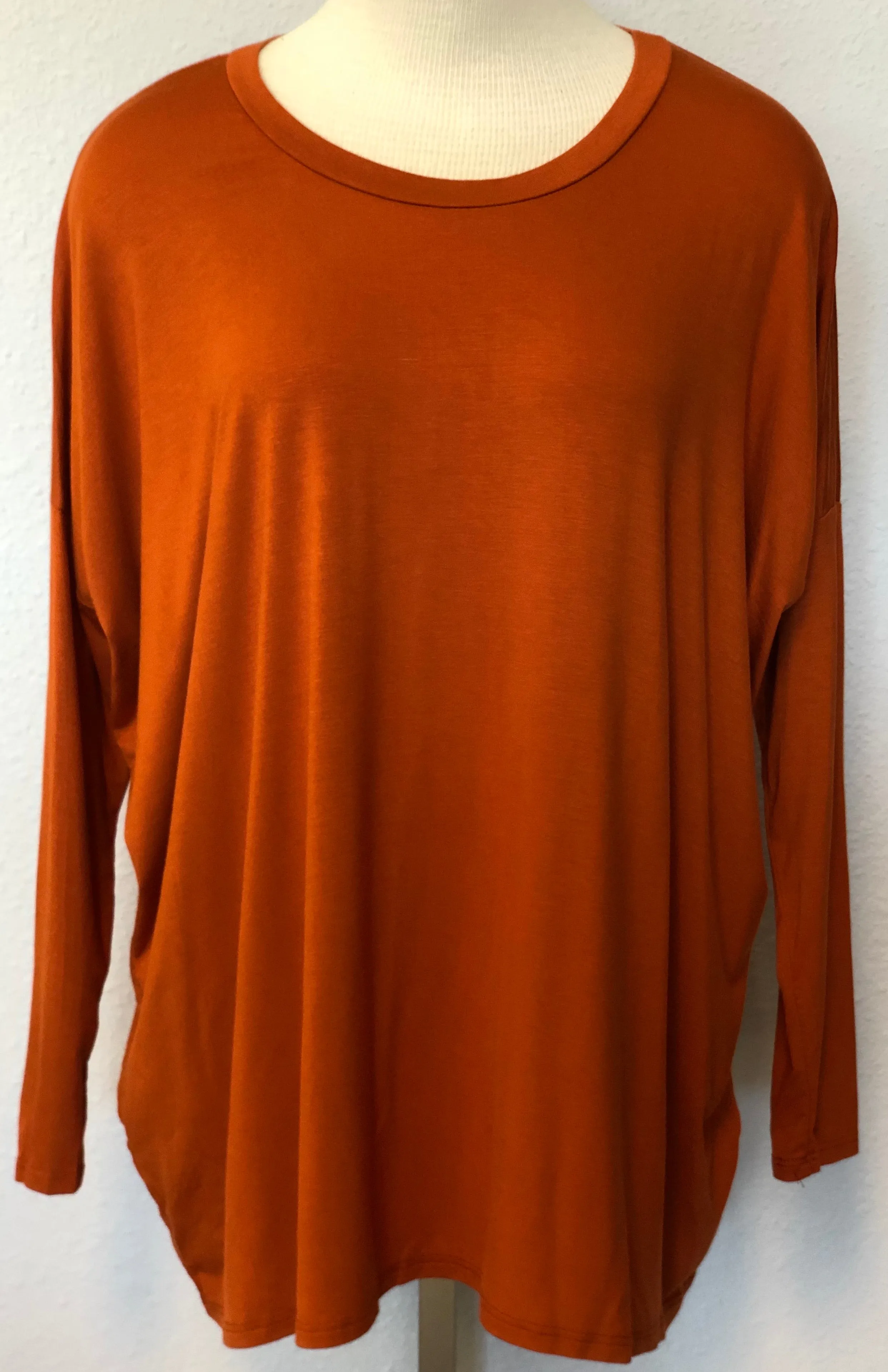 SOLID LONG SLEEVE TOP