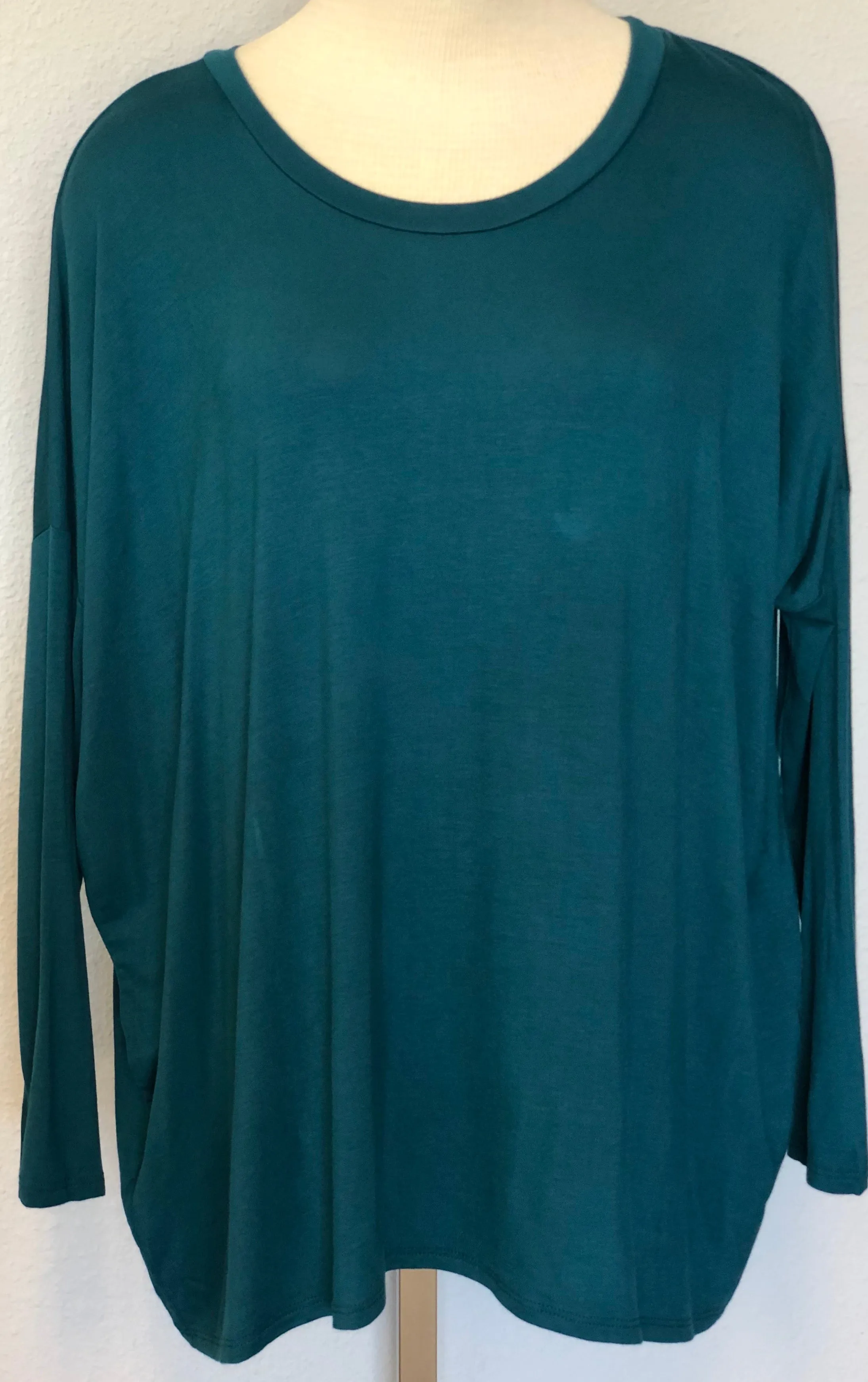 SOLID LONG SLEEVE TOP