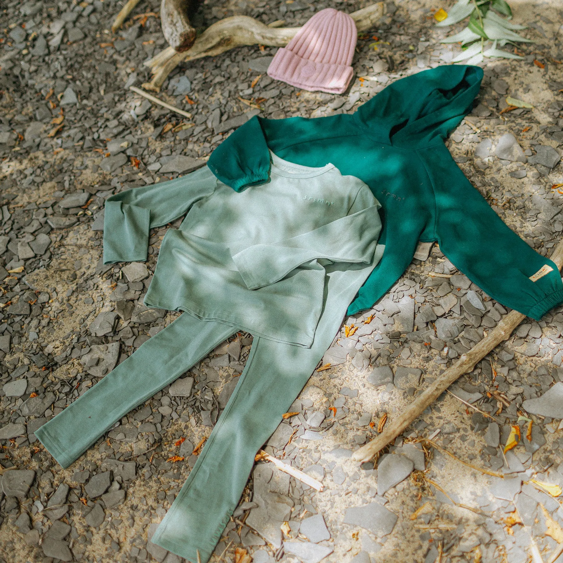 T-shirt vert à manches longues, enfant || Green long sleeves t-shirt, child