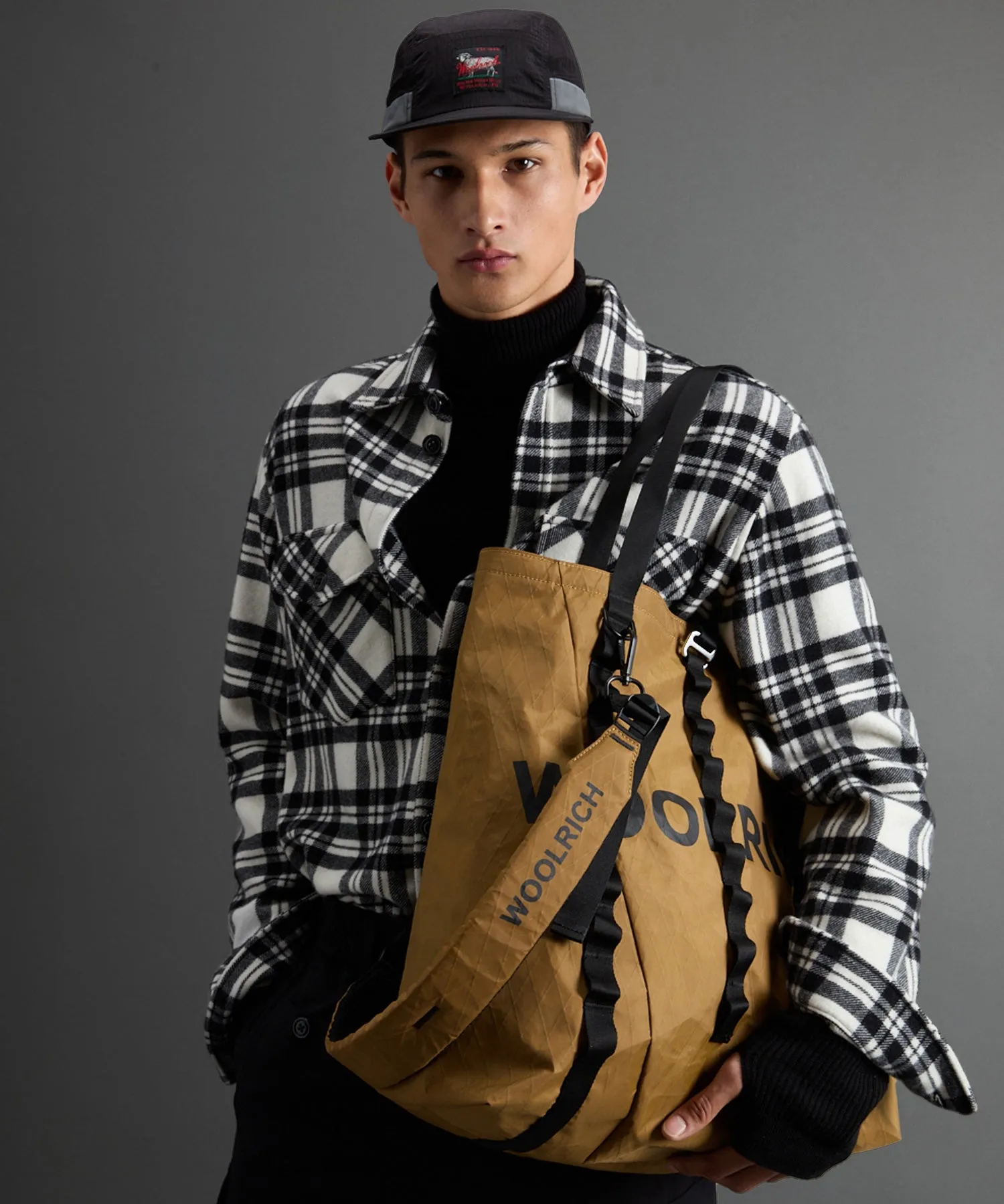 Todd Snyder x Woolrich Oversized Tech Tote in Camel