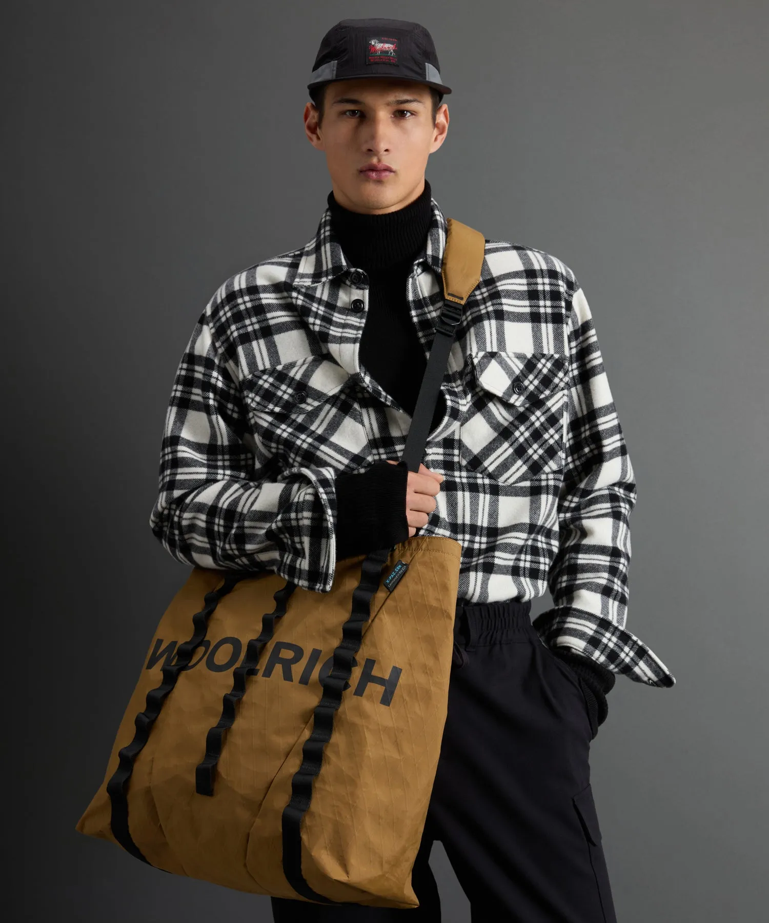 Todd Snyder x Woolrich Oversized Tech Tote in Camel