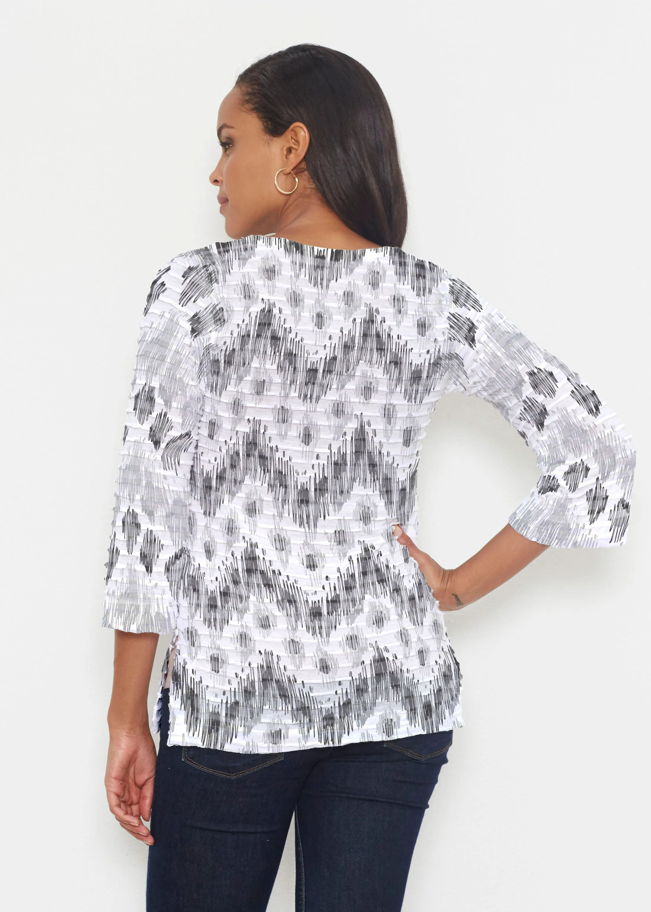 Tonal Waves Black (7834) ~ Banded 3/4 Bell-Sleeve V-Neck Tunic
