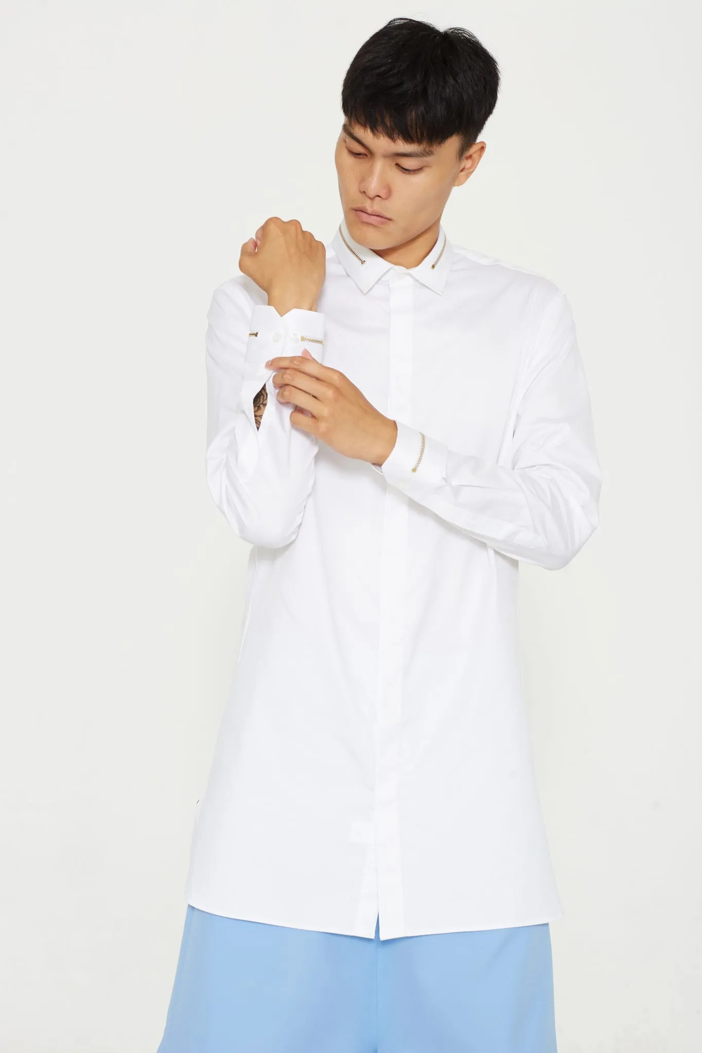 Tunic With Zipper on Cuff and Collar