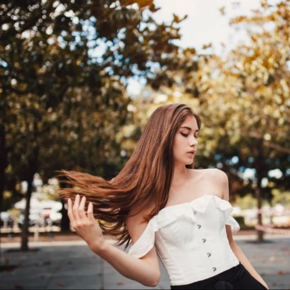White Cotton Straight Bustline Corset Top With Off The Shoulder Sleeves