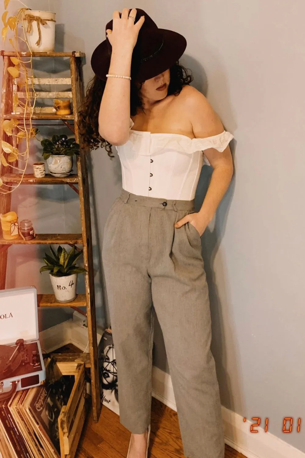 White Cotton Straight Bustline Corset Top With Off The Shoulder Sleeves