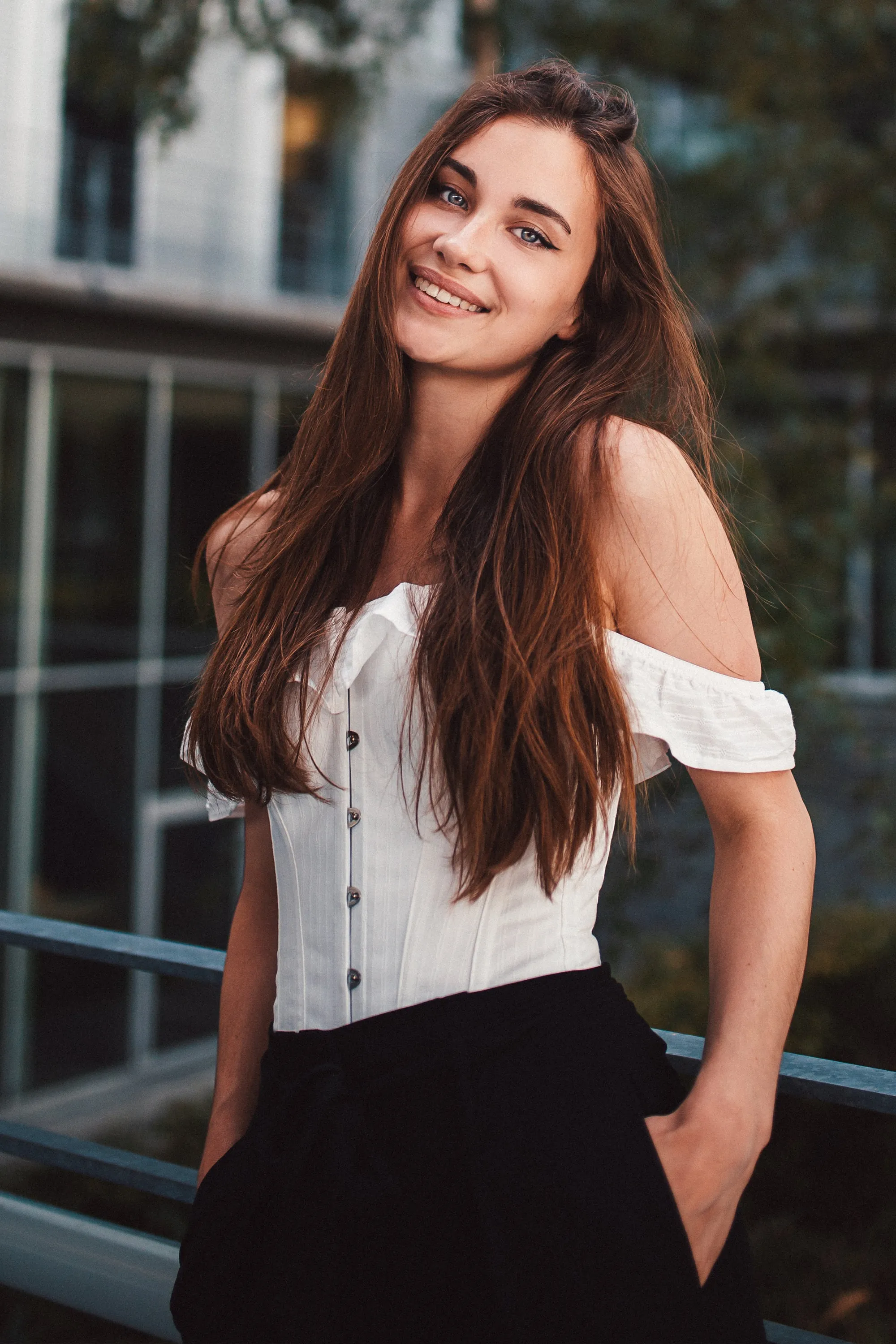 White Cotton Straight Bustline Corset Top With Off The Shoulder Sleeves