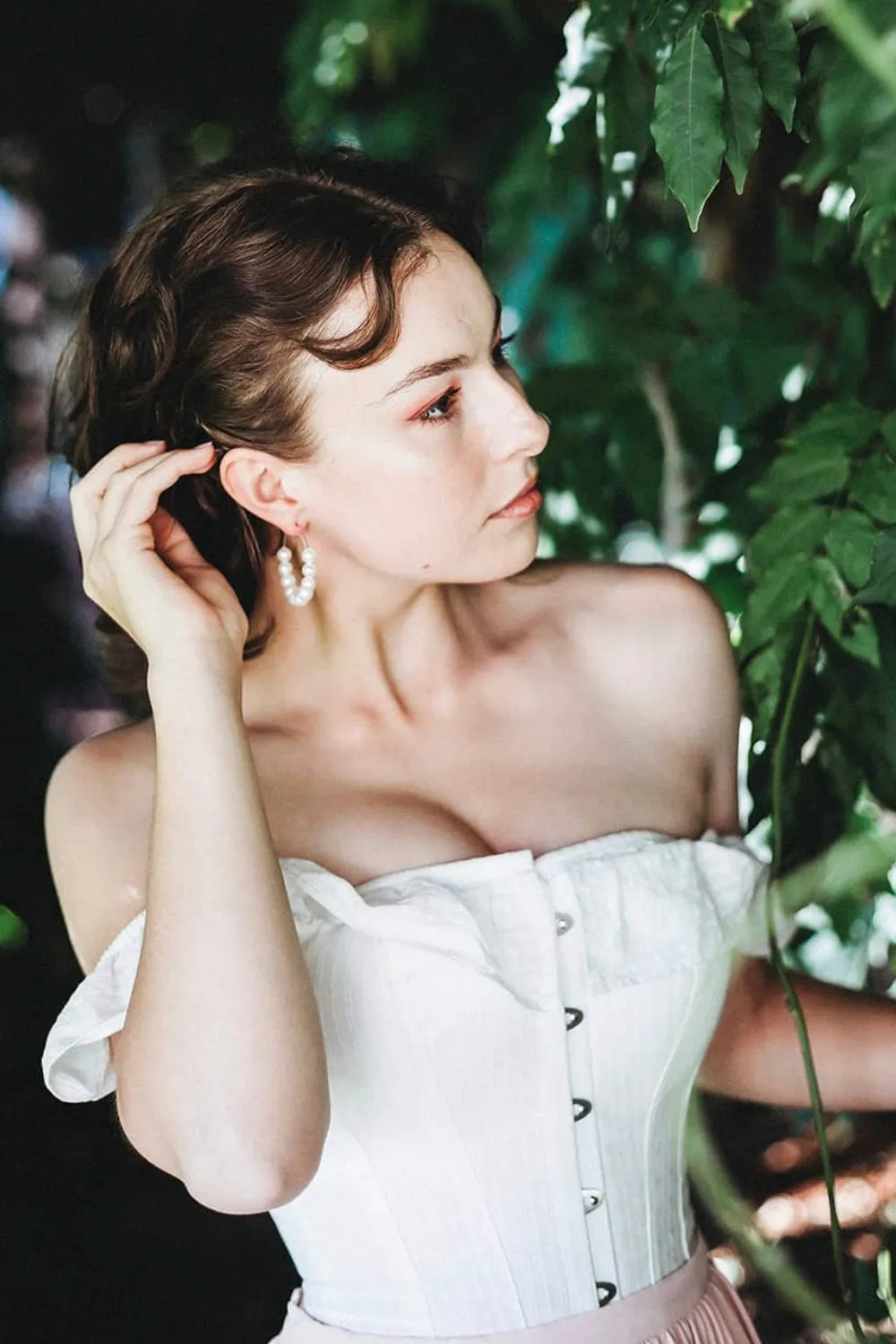 White Cotton Straight Bustline Corset Top With Off The Shoulder Sleeves