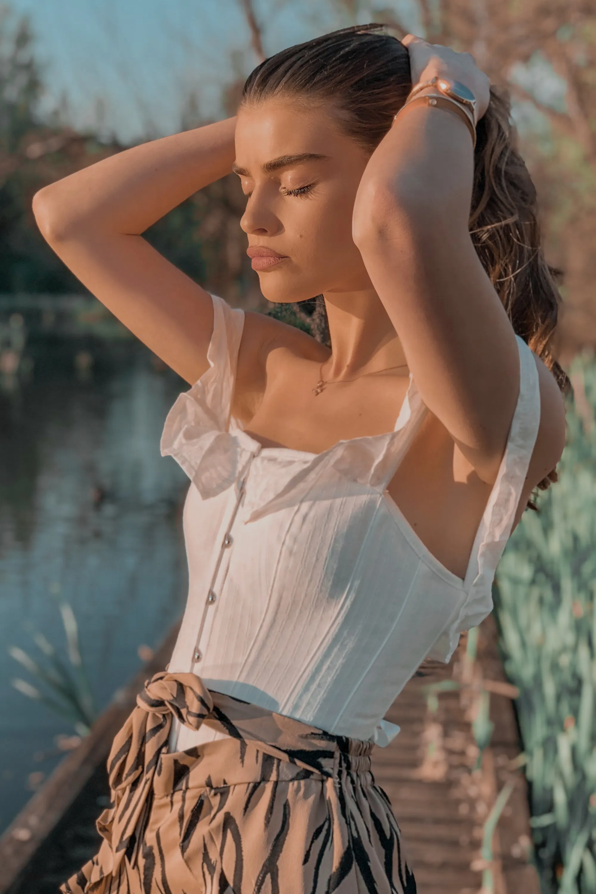 White Cotton Straight Bustline Corset Top With Off The Shoulder Sleeves