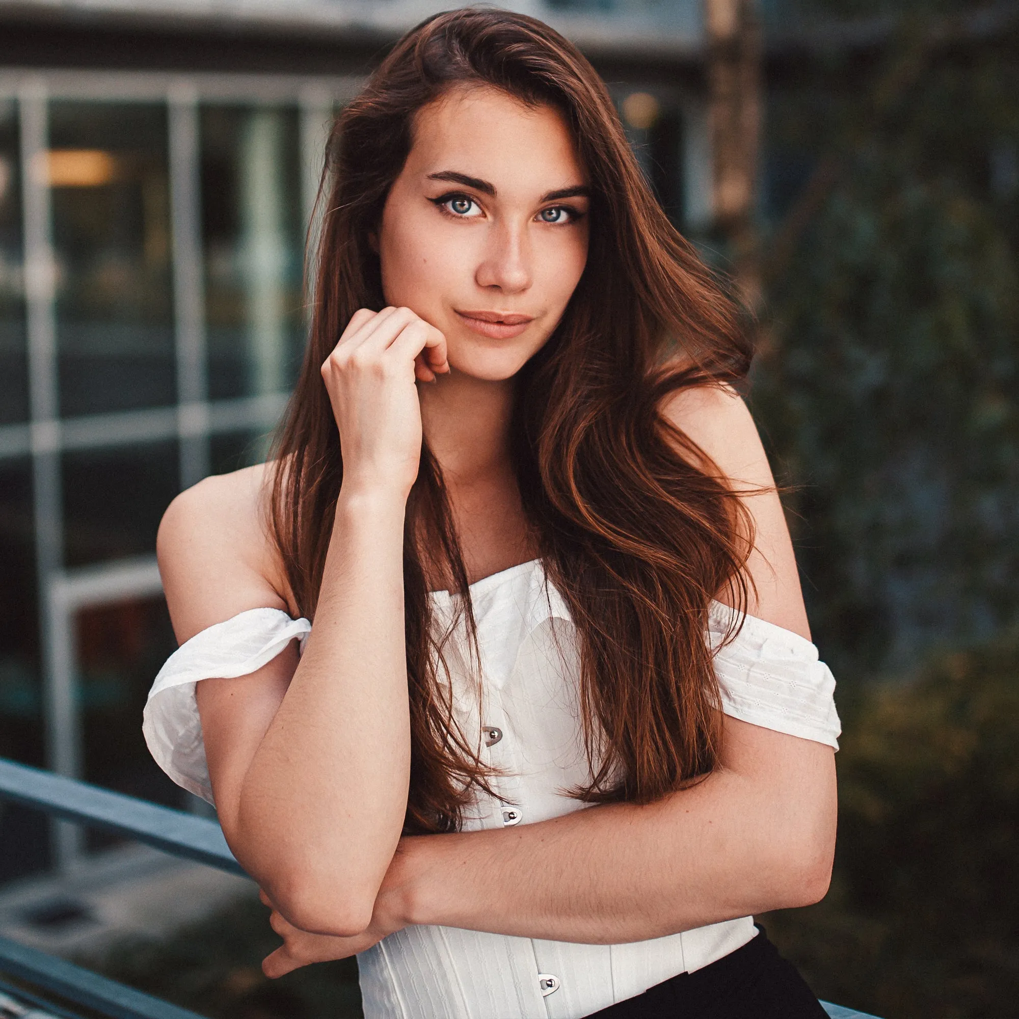 White Cotton Straight Bustline Corset Top With Off The Shoulder Sleeves