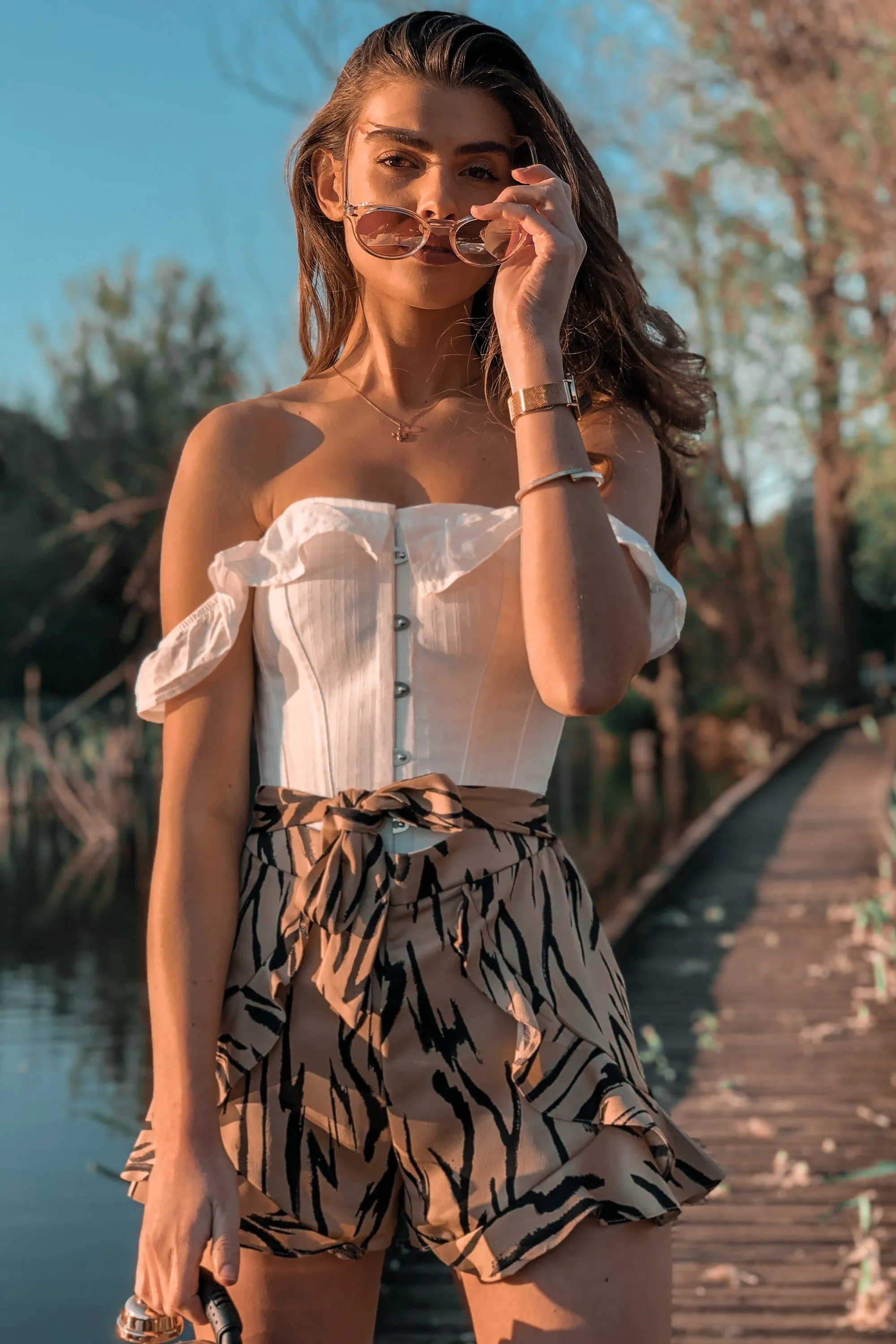 White Cotton Straight Bustline Corset Top With Off The Shoulder Sleeves