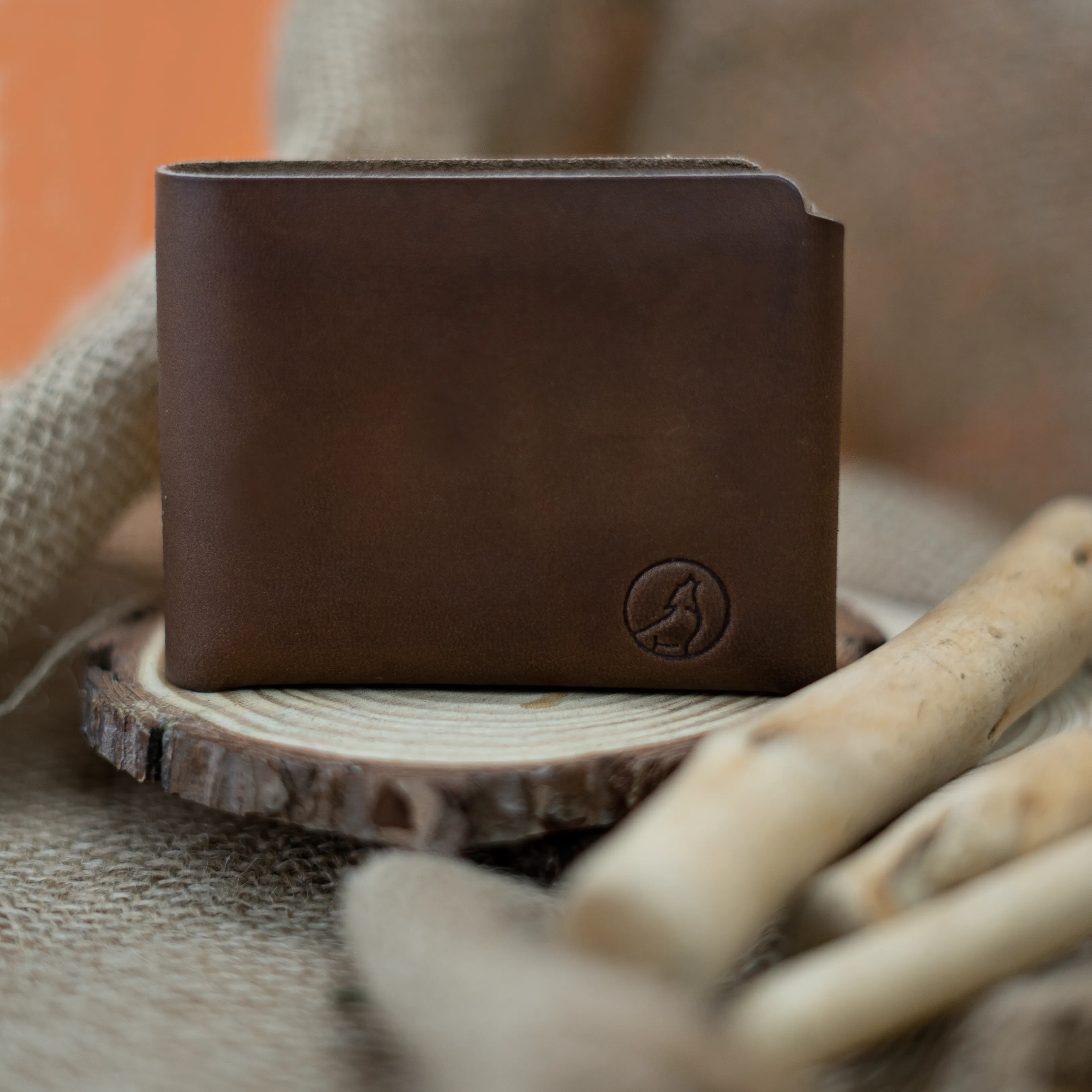 Wolf - Minimalist Bifold Wallet
