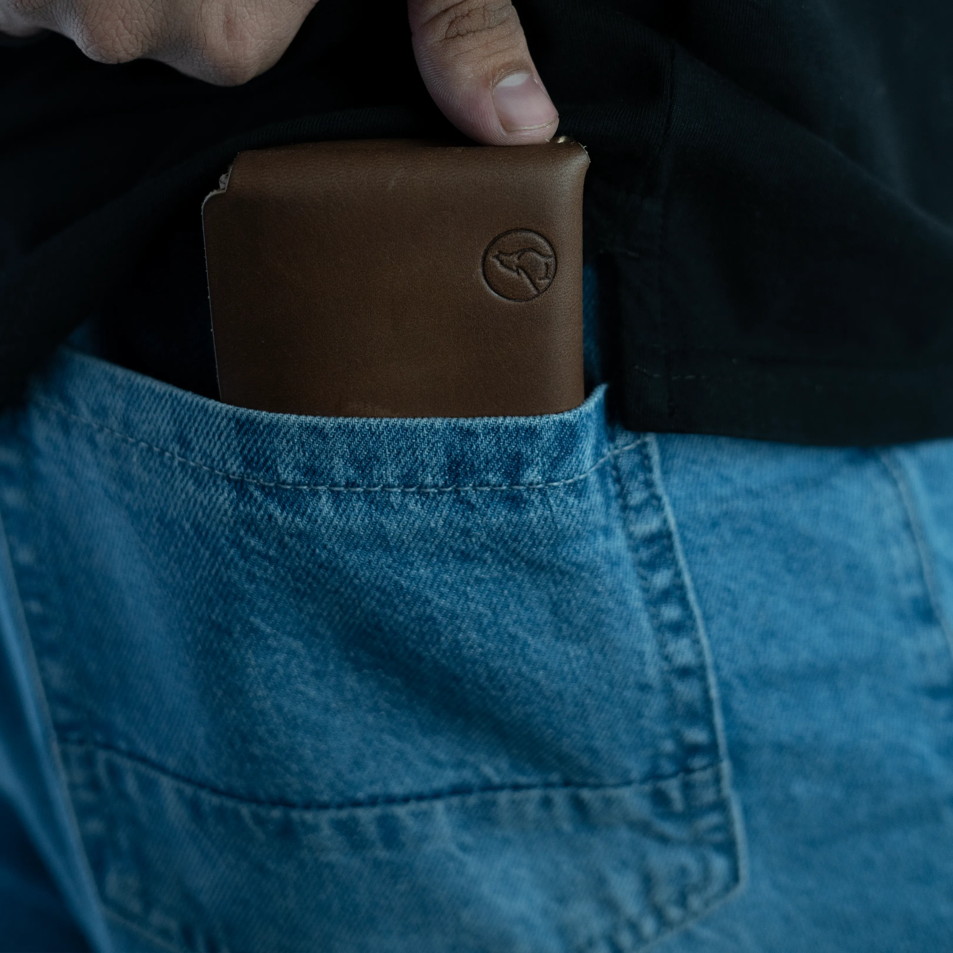 Wolf - Minimalist Bifold Wallet