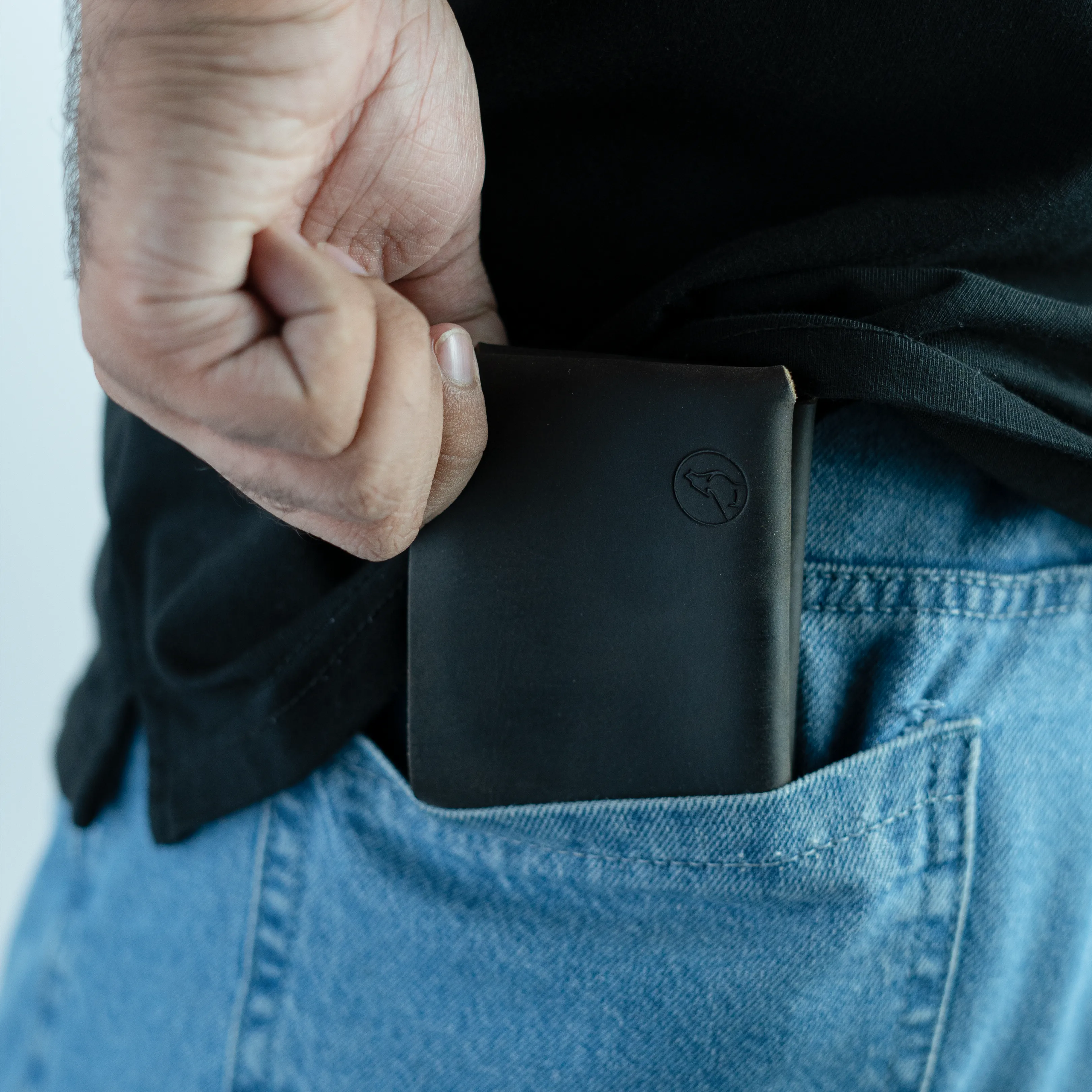 Wolf - Minimalist Bifold Wallet