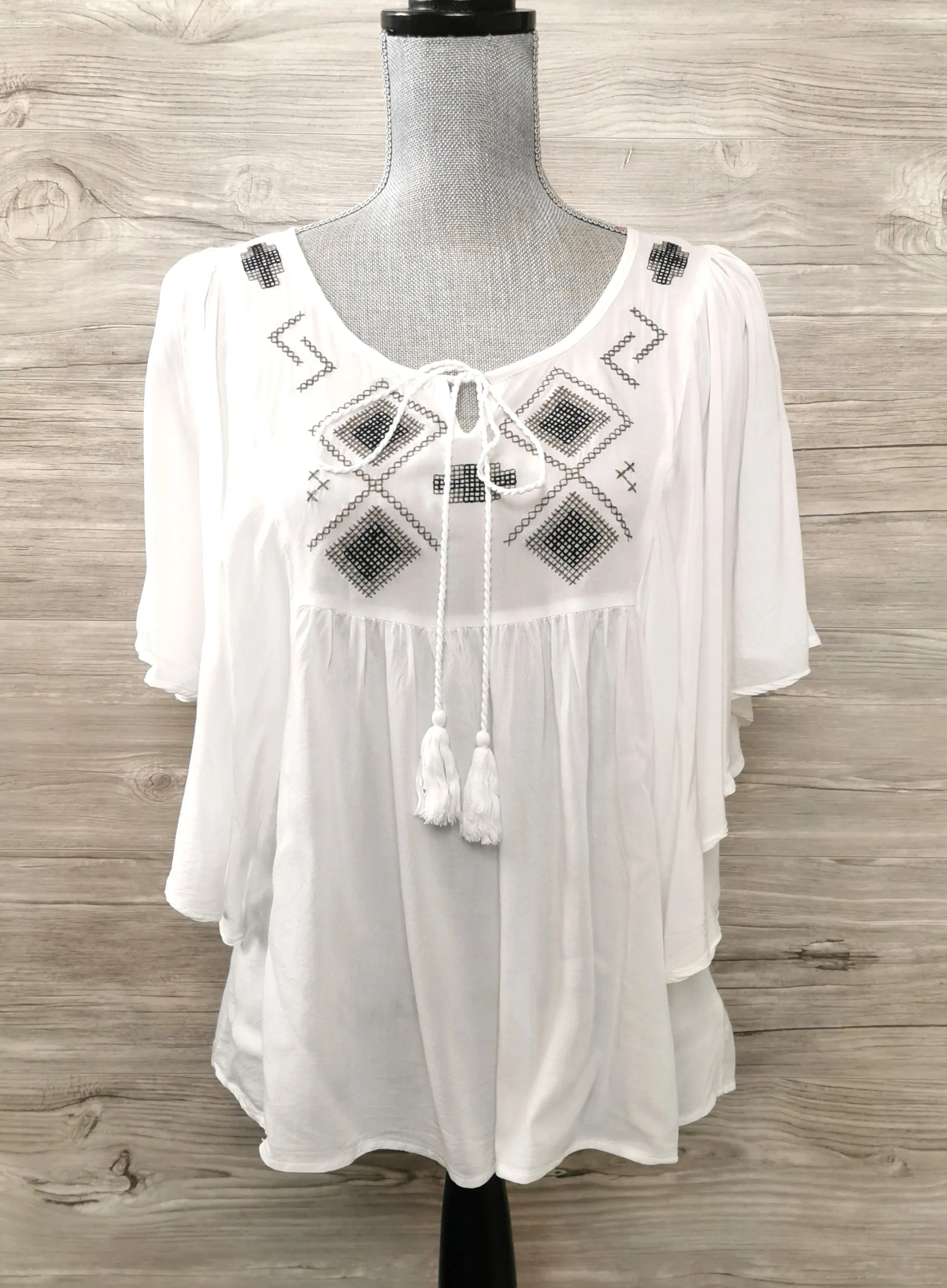 WOMENS SIZE MEDIUM - FOREVER 21, Super Soft, Flowy Bohemian Top EUC B45